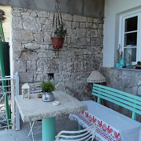 Apartment Charming House With Stunning View Arvanitakeika