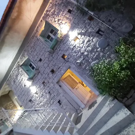 Apartment Charming House With Stunning View Arvanitakeika
