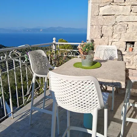 Apartmán Charming House With Stunning View Arvanitakeika